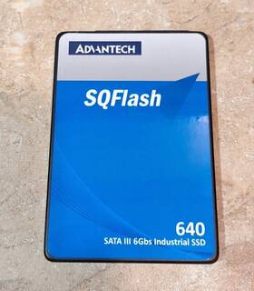 Sqf-s25m2-64g-sbc Advantech Sqfs25m264gsbc 64gb 2.5 Sata Iii 6 Gbps 5v Sqflash 640 Ssd Hdd
