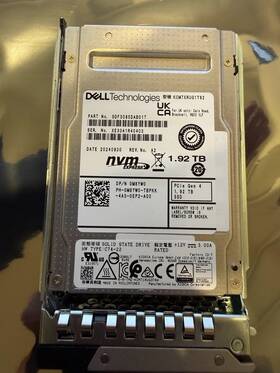 Kcm7xrug1t92 Dell M8yw0 0m8yw0 1.92tb Gen4 U.2 Nvme Tlc Ssd Ri 2.5 Inch Tray Kioxia