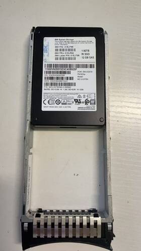 01ej798 Ibm 01ej594 01ej796 1.92tb 12gb Ri 2.5 Inch Sas Ssd