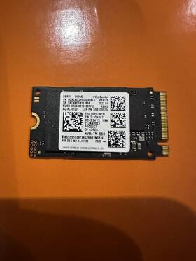 5ss1c09736 Lenovo - Samsung Pm9b1 512gb 2242 Name M.2 Ssd