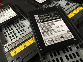 Mzilt800hbhqv3 Lenovo Lot Of 16 800gb 2.5 Inch 12gb/s Sas Ssd 512 Format