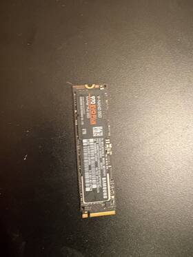 Mz-v7s2t0 Samsung 221216303765 New 970 Evo Plus 2tb M.2 Ssd Nvme Damaged Box