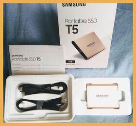 Mu-pa1tog Samsung T5 1tb Rose Gold Portable Ssd In The Box Bonus Protective Sleeve