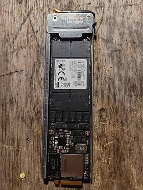 Mz4lb15thmla-00003 Samsung 15.36tb Pm983 Mz-4lb15tb Ngsff Nf1 30.5x110mm Ssd On Pcie Card 0hrs 100%