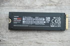 Mzv8p4t0bam Samsung 990 Pro 4tb Ssd For Parts Or Repair