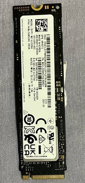 Mzvl2256hchq-00bd1 Samsung Pm9a1 256gb Nvme Mz-vl2256a