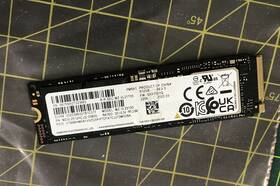 Mzvl2512hcjq-00b00 Samsung Pm9a1 512gb M.2 Pci Express Gen4 X4 Ssd Mz-vl25120