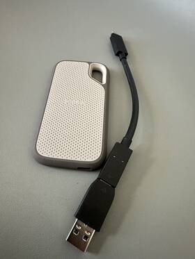 Sdssde81-2t00-g25 Sandisk Extreme Go Portable Ssd Sdssde50-2t00