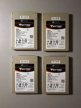 St960fm0013 Seagate Lot Of 4 -seagate 1200.2 960gb Sas Solid State Drive 2.5 Inch Mlc 12gb/s