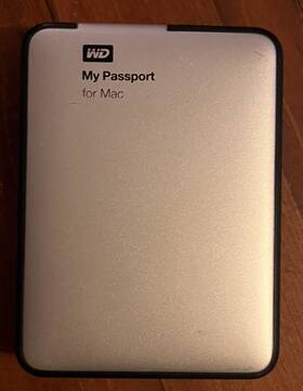 Wdba2d0020bbl-wesn Western Digital Wd My Passport Mac 2tb External Usb 3.0 Portable Hard Drive Silver And Charge Cord