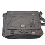 Tumi Laptop Bag Alpha Messenge Sling 22202DE 17". Fixed Price $80.00.