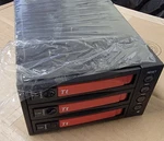 Thermaltake MAX-2533 (RC2300101A) 3.5'' Sata Hot-swap Bay Enclosure Mobile Rack. Fixed Price $60.00.